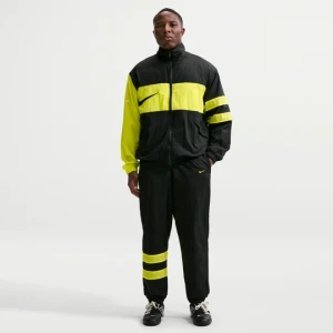 Męskie dresowe spodnie piłkarskie z tkaniny Nike i96 Repel - Czerń