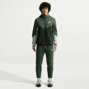 Męskie dzianinowe joggery Nike Tech - Zieleń