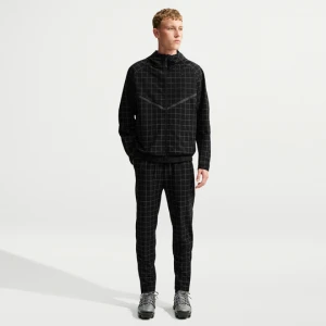 Męskie dzianinowe spodnie z nadrukiem na całości Dri-FIT Shori Nike Tech - Czerń