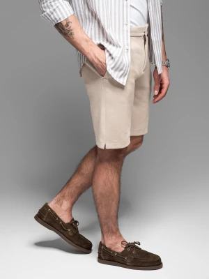 Męskie krótkie spodenki SLIM FIT z melanżowej strukturalnej dzianiny – piaskowe V3 Ombre Clothing