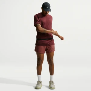 Męskie spodenki do biegania z wszytą bielizną 13 cm Nike Dri-FIT Stride - Brązowy