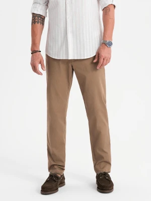 Męskie spodnie chino REGULAR FIT z delikatną strukturą – ciemnobeżowe V2 - Rozmiar: S Ombre Clothing ciemnobeżowy