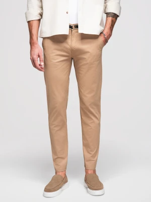 Męskie spodnie chino z ozdobną taśmą w pasie SLIM FIT – piaskowe V5 Ombre Clothing piaskowy