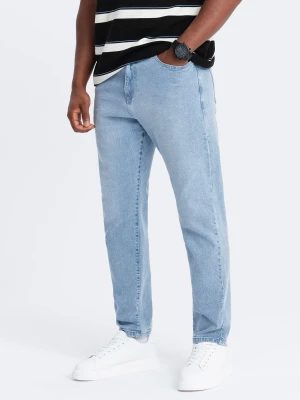 Męskie spodnie jeansowe CARROT FIT z delikatnymi przetarciami – jasnoniebieskie V2 - Rozmiar: XL Ombre Clothing
