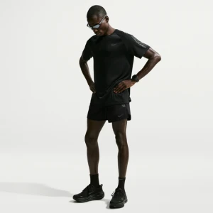 Męskie zimowe spodenki do biegania z wszytą bielizną 13 cm Nike Dri-FIT Stride - Czerń