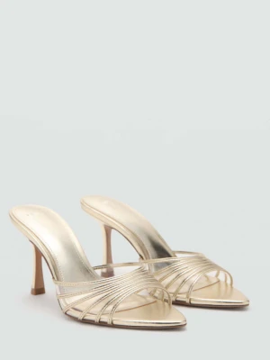 Metalizowane sandały na obcasie z paskami złoty - Kobieta - - MANGO