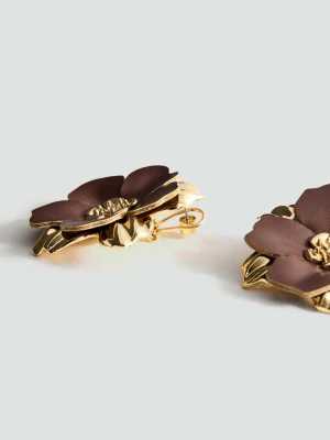 Metalowe kolczyki z kwiatami brązowy - Kobieta - Rozmiar uniwersalny - MANGO