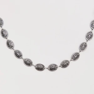 Metalowy pasek biżuteryjny w kolorze srebrnym House