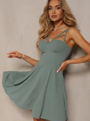 Miętowa Sukienka o Rozkloszowanym Kroju z Usztywnianymi Miseczkami i Ozdobnymi Ramiączkami Clemdia messaya