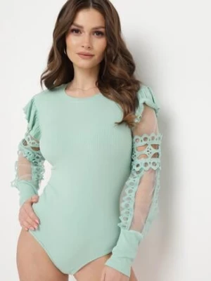 Miętowe Body z Wiskozy z Długim Rękawem Ozdobionym Ażurową Koronką i Falbanką Sumveni metro five