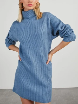 Milan Kiss Sukienka dzianinowa w kolorze błękitnym rozmiar: L