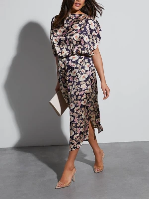 Milan Kiss Sukienka w kolorze kremowo-granatowym rozmiar: L