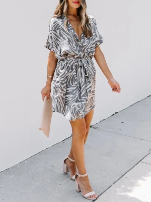 Milan Kiss Sukienka w kolorze szaro-kremowym rozmiar: XL