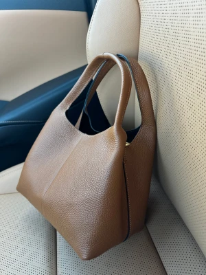 Minimalistyczna torebka skórzana do ręki Muse LAÏF