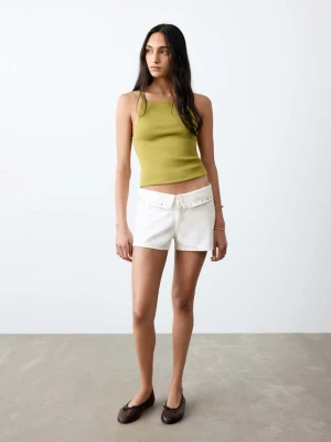Miniszorty z wywinięciem i ćwiekami złamana biel - Dziewczyna - - MANGO TEEN