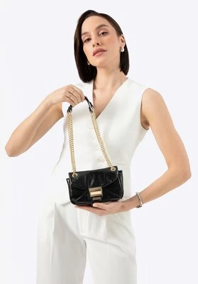 Minitorebka crossbody z połyskującej ekoskóry czarna Wittchen