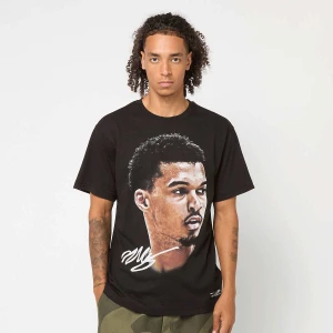 Mitchell & Ness NBPA Real Big Face Tee Victor Wembanyama black mężczyźni T-Shirty i Polo czarny rozmiar Odzież