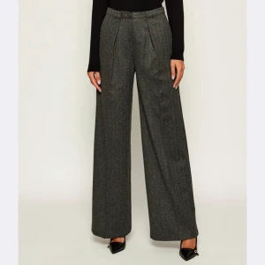 MM Spodnie CALI | Relaxed fit