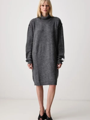 MM6 Maison Margiela sukienka sweterkowa z wełną szary
