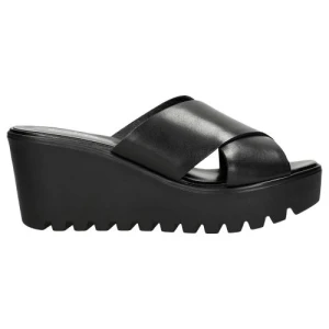 Czarne klapki damskie na koturnie 74034-51 Wojas