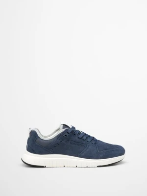 Model trampek Niclas Marc O'Polo