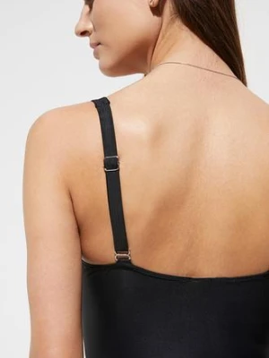 Modelujący kostium kąpielowy z kopertowym dekoltem, średni stopień modelowania sylwetki bonprix