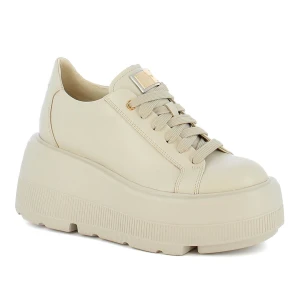 Modne beżowe sneakersy CARINII B10303-T44-000-000-G36