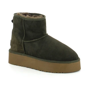 Modne śniegowce zamszowe w kolorze khaki CARINII B10536-557-000-000-000