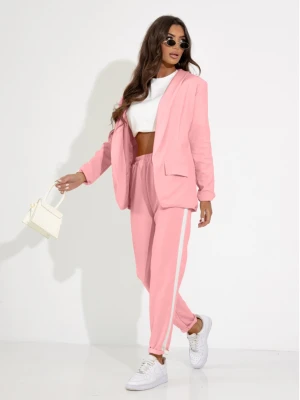 Modny garnitur z lampasami HATTIE - pudrowy róż  magmac 
