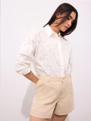 Mohito - Bawełniana koszula z haftem - biały