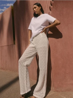 Mohito - Bawełniane spodnie flare - kremowy