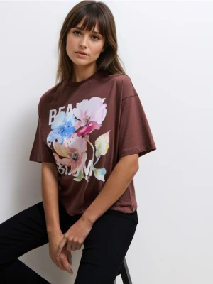 Mohito - Bawełniany brązowy t-shirt z nadrukiem - brązowy