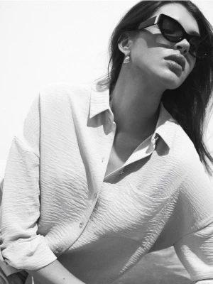 Mohito - Beżowa koszula ze strukturalnej tkaniny - beżowy