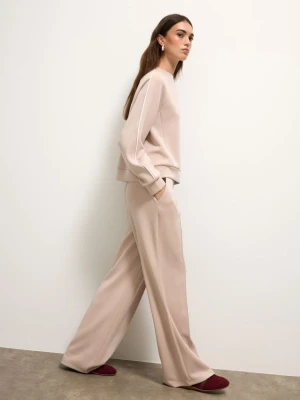 Mohito - Beżowe spodnie dresowe z modalem - beżowy