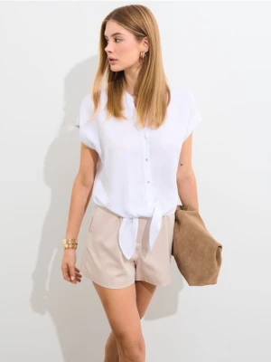 Mohito - Beżowe szorty z wiązaniem w talii - beżowy