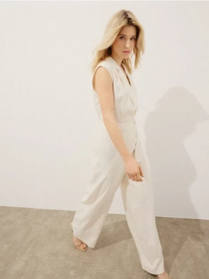 Mohito - Beżowy kombinezon z wiskozy i lnu - kremowy