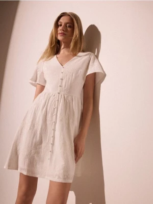 Mohito - Biała sukienka mini z wiskozą - biały