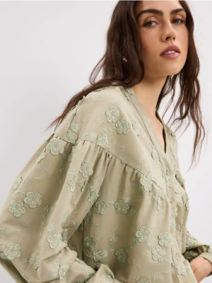 Mohito - Bluzka z haftem - oliwkowy