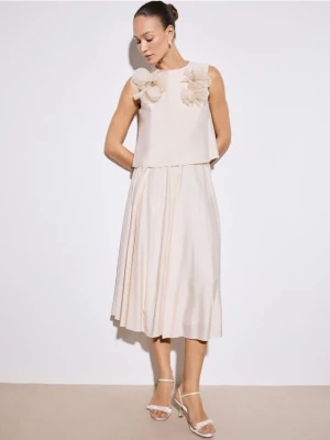 Mohito - Bluzka z kwiatami 3D - beżowy