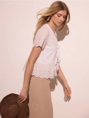 Mohito - Bluzka z wiązaniem i haftem - biały