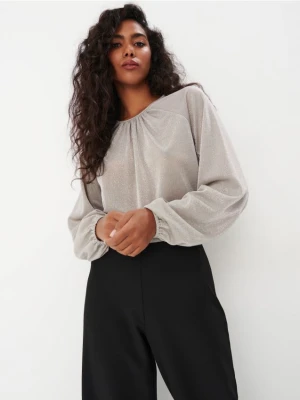 Mohito - Błyszcząca bluzka z bufiastymi rękawami - beżowy