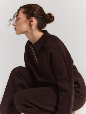 Mohito - Brązowa bluza z kołnierzykiem - ciemnobrązowy