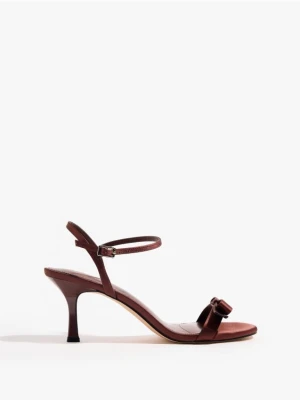 Mohito - Brązowe sandały na szpilce - ciemnobrązowy