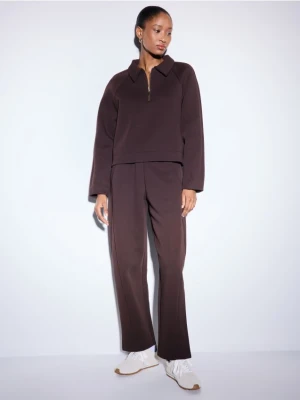 Mohito - Brązowe spodnie dresowe - ciemnobrązowy