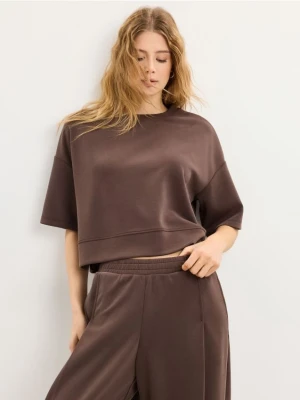 Mohito - Brązowy T-shirt boxy z modalem - ciemnobrązowy