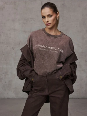 Mohito - Brązowy t-shirt oversize - brązowy