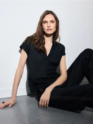 Mohito - Czarna bluzka z lyocellem - czarny