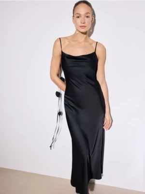 Mohito - Czarna sukienka maxi z odobnymi elementami - czarny