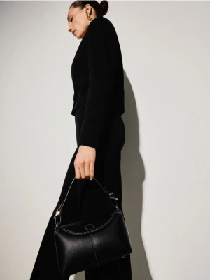 Mohito - Czarna torebka z paskiem na ramię - czarny