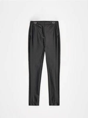 Mohito - Czarne spodnie skinny - czarny